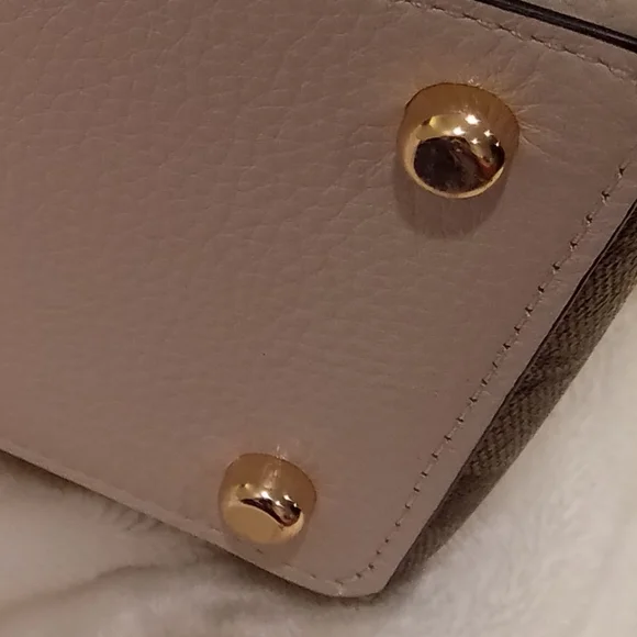 FAIR OFFERS RARE!! Coach Peanuts Snoopy Crossbody Bag - Picture 14 of 14